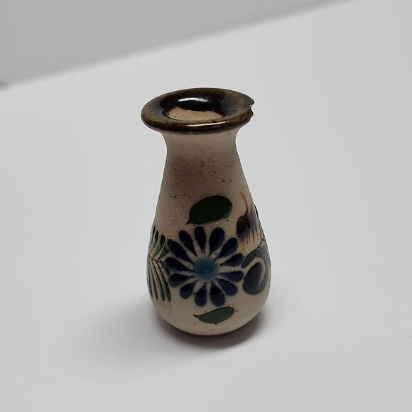 Set of 2mall Miniature Vintage Mexican Pottery Handpainted Vase with Blue Flower - Picture 7 of 10